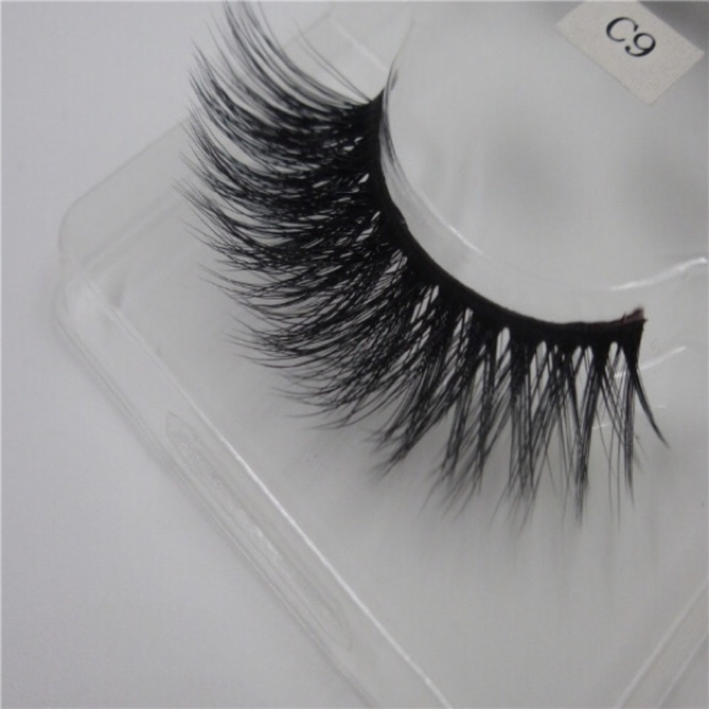 Eyelashes - Picture 2 of 3